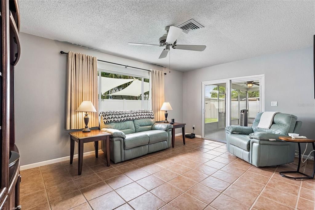 Recently Sold: $625,000 (3 beds, 2 baths, 1712 Square Feet)