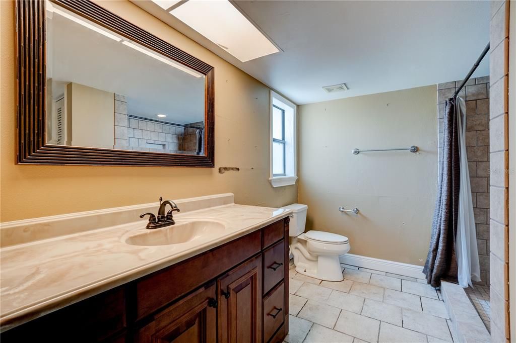 最近售出: $400,000 (4 贝兹, 2 浴室, 1963 平方英尺)