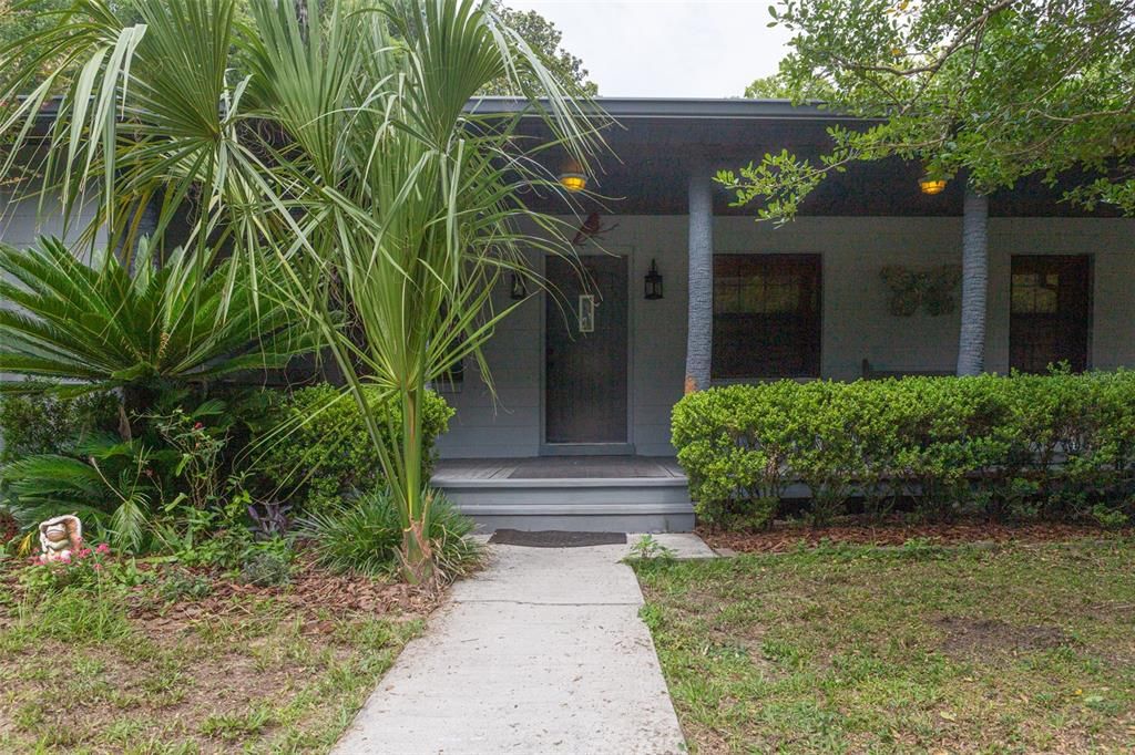 Recently Sold: $210,000 (3 beds, 2 baths, 1256 Square Feet)