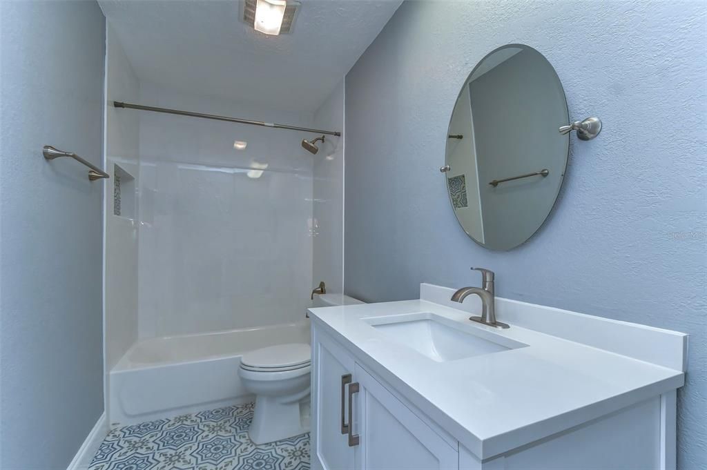 最近售出: $599,000 (3 贝兹, 2 浴室, 2235 平方英尺)