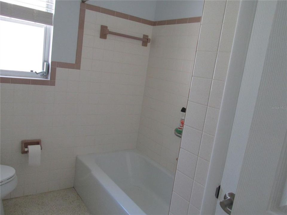 Main Bathroom has tub/shower