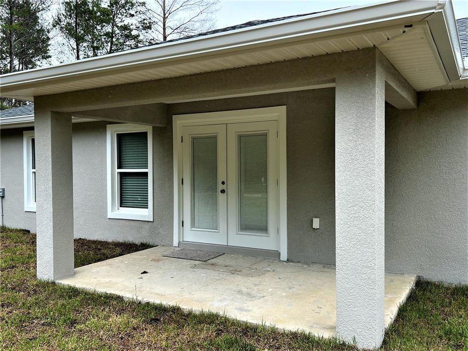 Awe... covered back porch