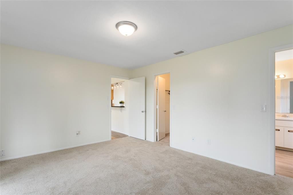 Recently Sold: $355,000 (3 beds, 2 baths, 1405 Square Feet)