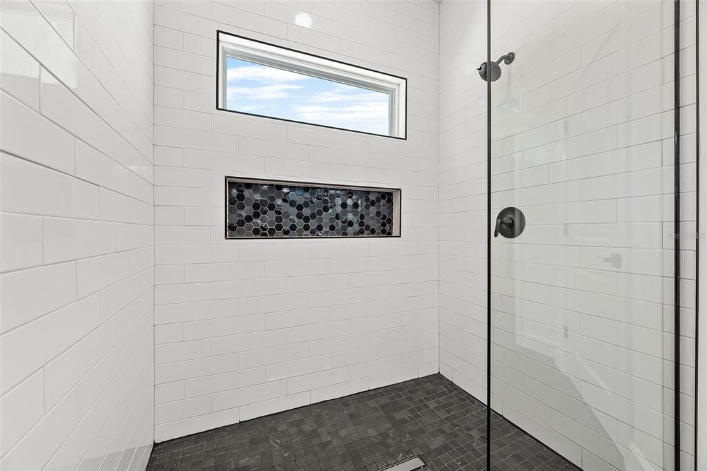最近售出: $443,000 (3 贝兹, 2 浴室, 1900 平方英尺)