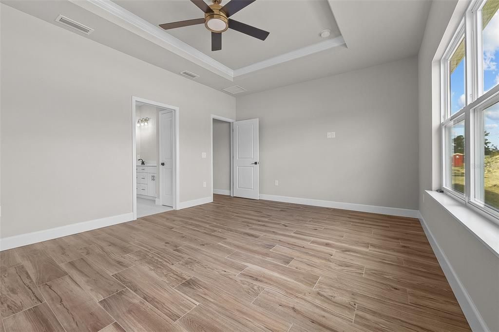 Recently Sold: $443,000 (3 beds, 2 baths, 1900 Square Feet)