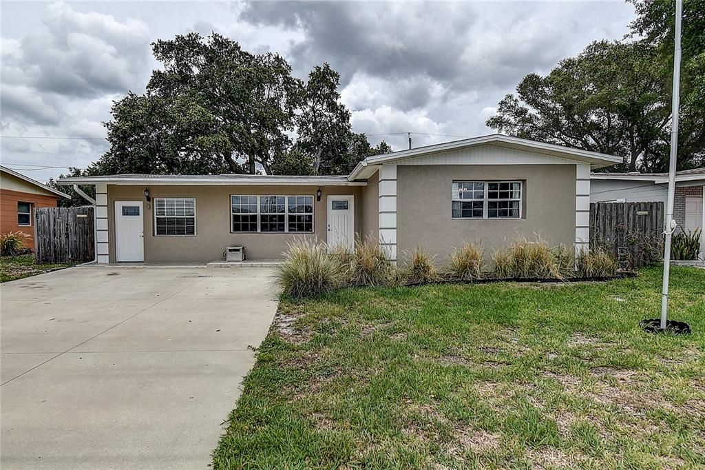 Recently Sold: $349,900 (4 beds, 2 baths, 1241 Square Feet)
