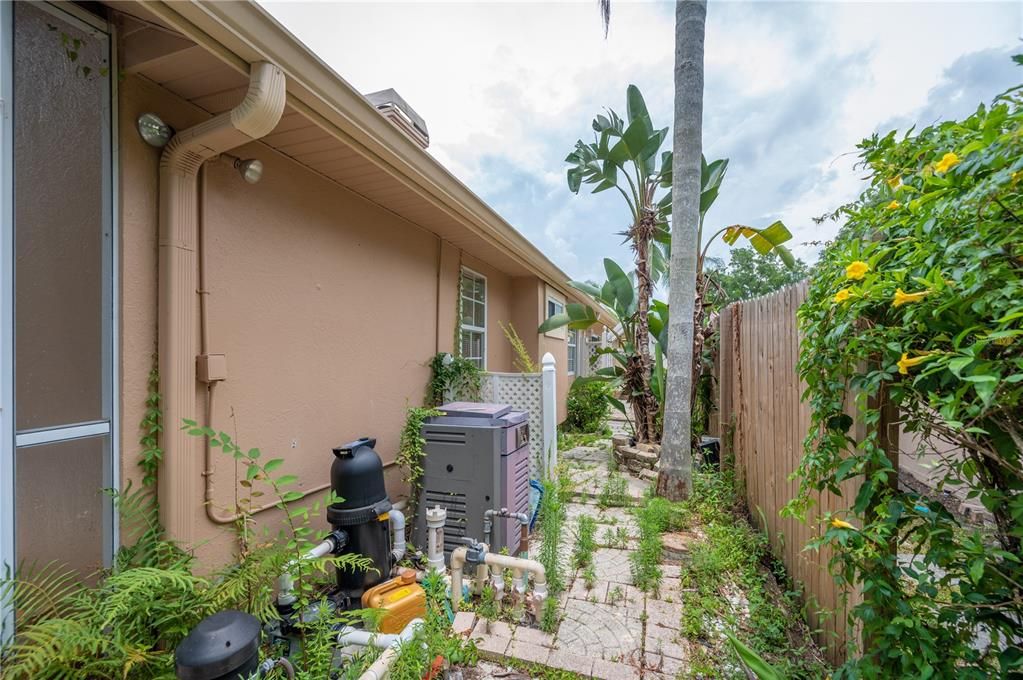 Recently Sold: $415,000 (3 beds, 2 baths, 2028 Square Feet)