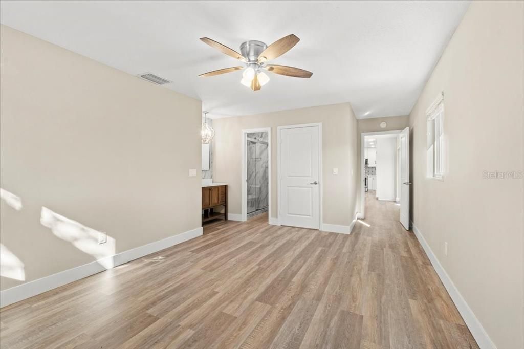 Recently Sold: $406,000 (3 beds, 2 baths, 1588 Square Feet)
