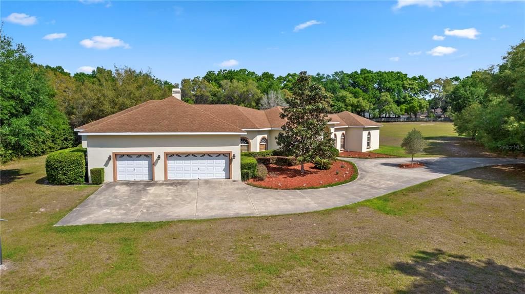 Recently Sold: $1,000,000 (5 beds, 4 baths, 4761 Square Feet)