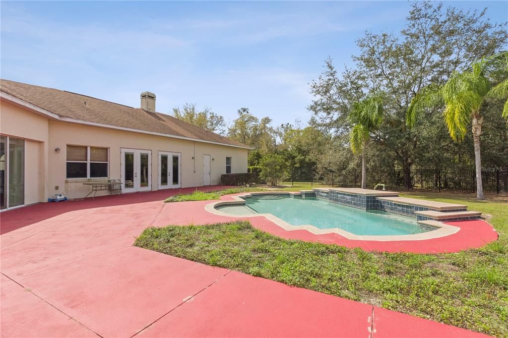 Recently Sold: $1,000,000 (5 beds, 4 baths, 4761 Square Feet)