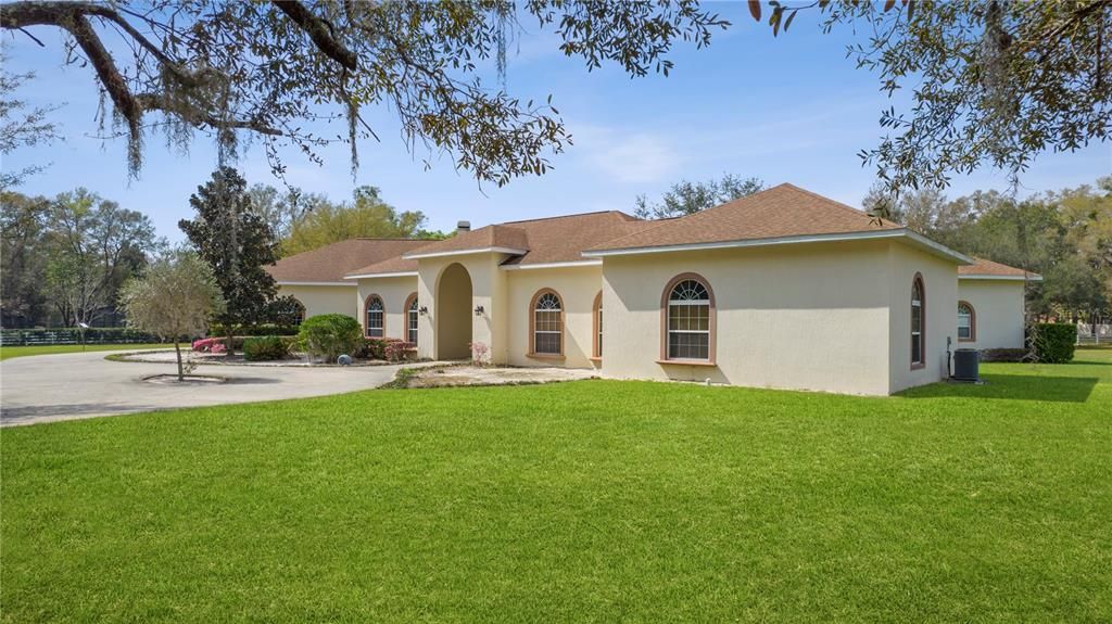 Recently Sold: $1,000,000 (5 beds, 4 baths, 4761 Square Feet)