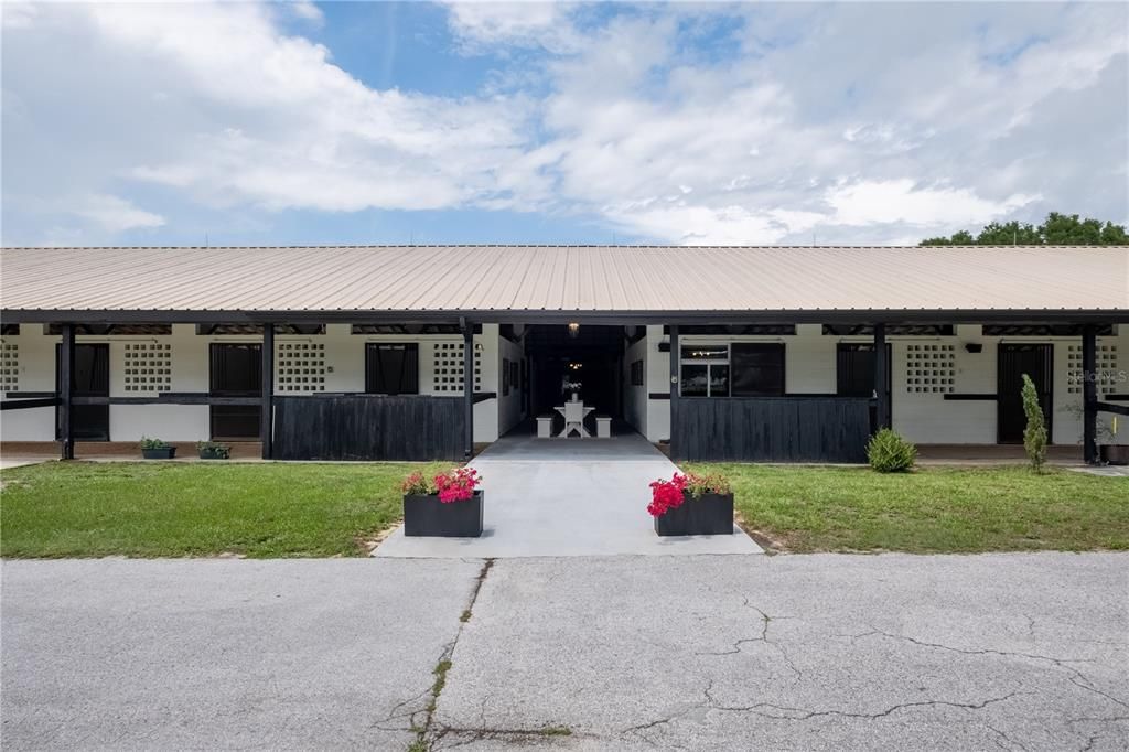 Recently Sold: $1,050,000 (4 beds, 2 baths, 1400 Square Feet)