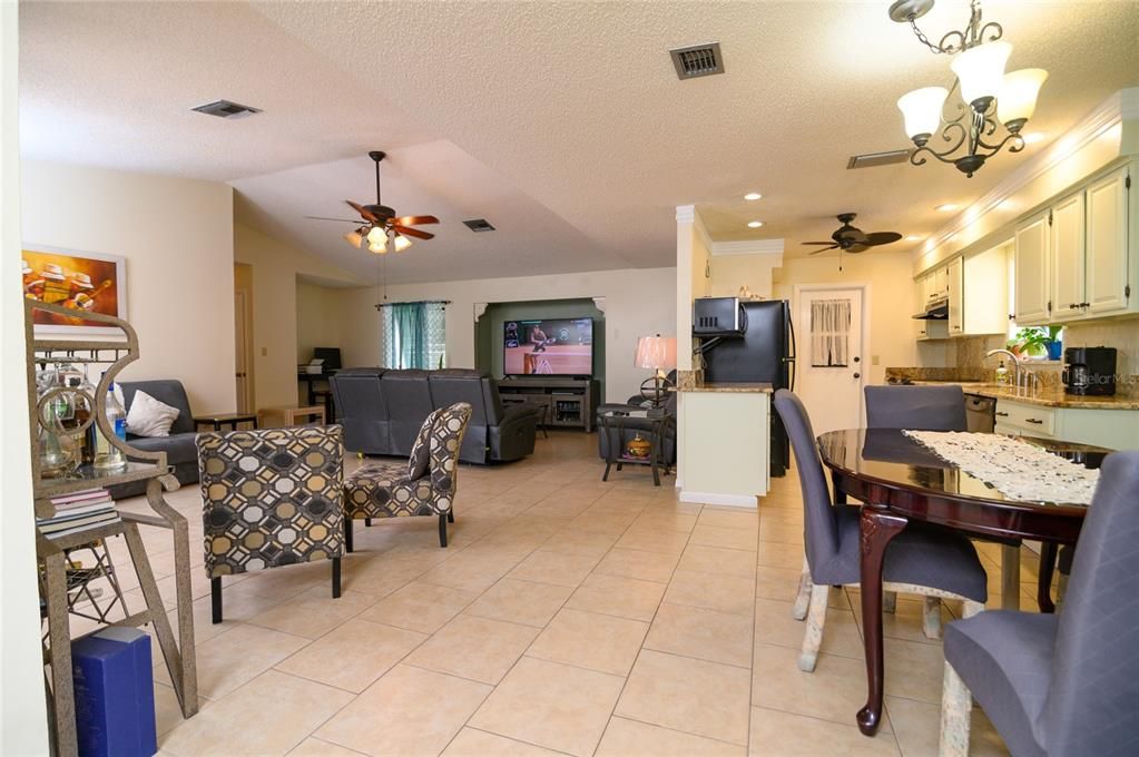 Recently Sold: $245,000 (3 beds, 2 baths, 1567 Square Feet)