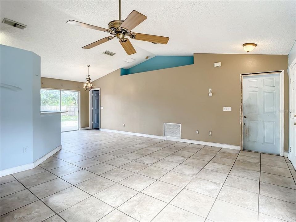 Recently Sold: $250,000 (3 beds, 2 baths, 1142 Square Feet)