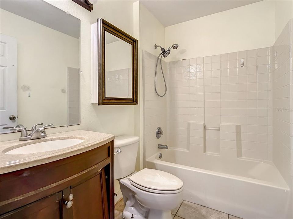 最近售出: $250,000 (3 贝兹, 2 浴室, 1142 平方英尺)