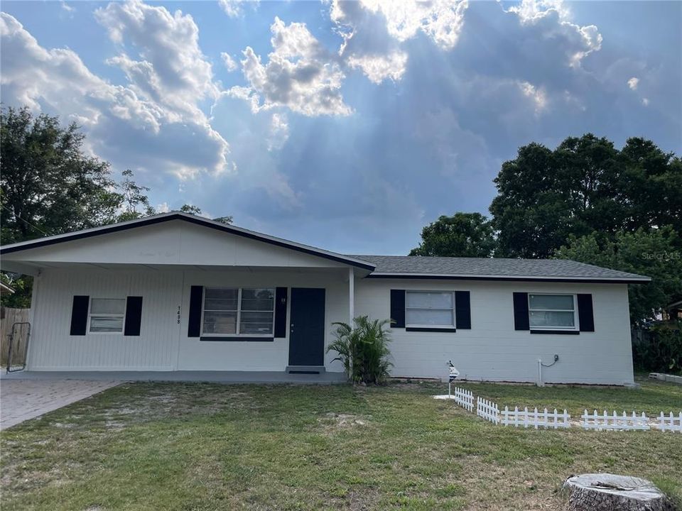 Recently Sold: $350,000 (3 beds, 3 baths, 1431 Square Feet)