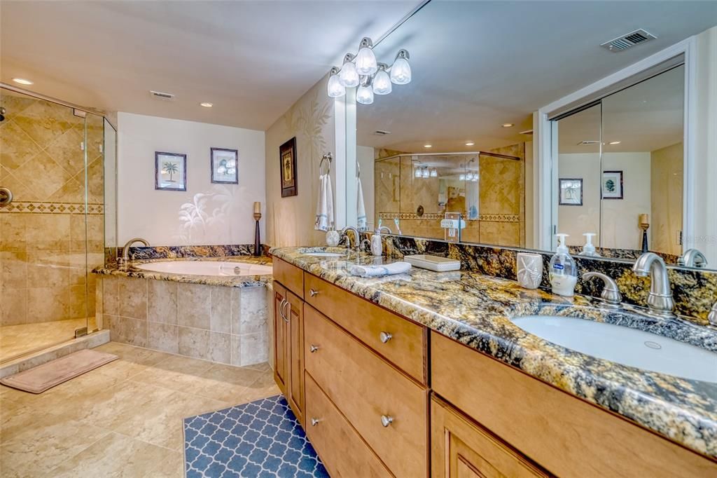 Recently Sold: $939,500 (2 beds, 2 baths, 1387 Square Feet)