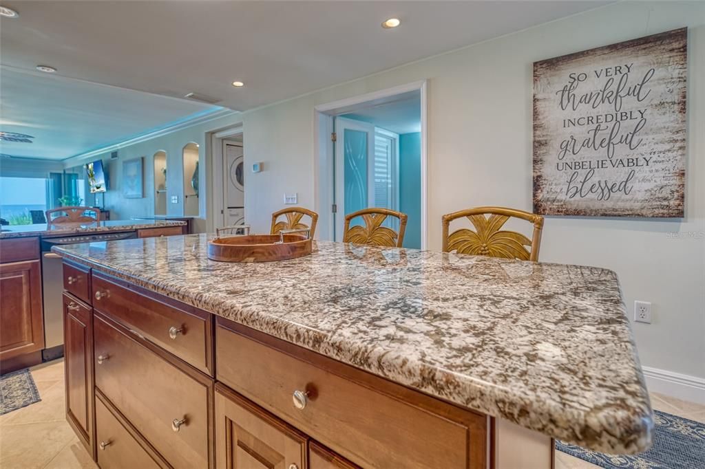Recently Sold: $939,500 (2 beds, 2 baths, 1387 Square Feet)