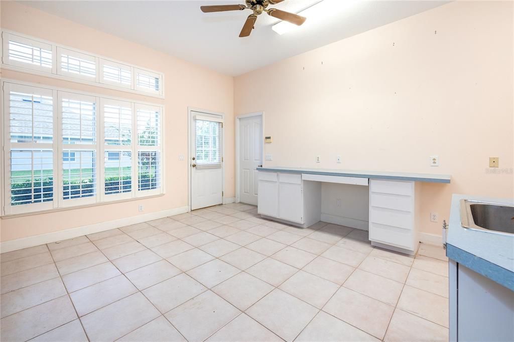 Extra large mud/utility room off family room/kitchen. Has outdoor and garage entrances.