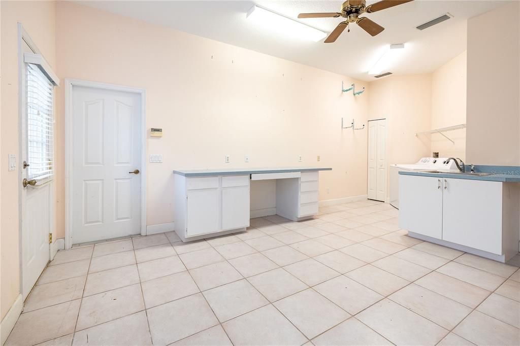 Recently Sold: $545,000 (3 beds, 2 baths, 2586 Square Feet)