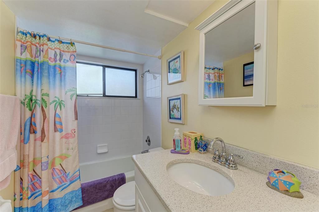 Recently Sold: $549,000 (2 beds, 2 baths, 1128 Square Feet)