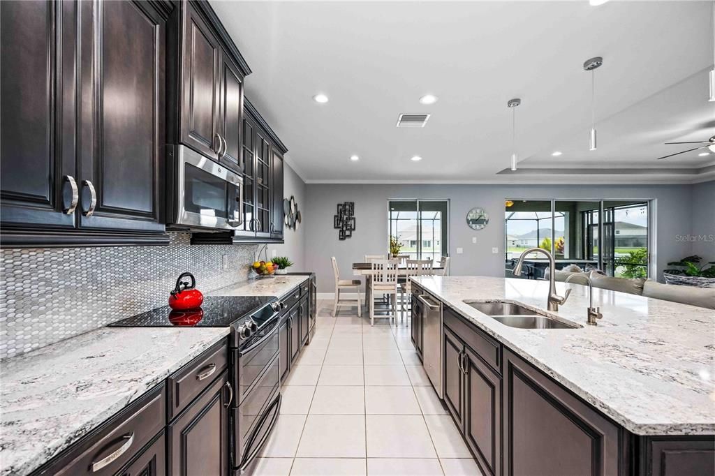 Recently Sold: $782,000 (5 beds, 3 baths, 3289 Square Feet)
