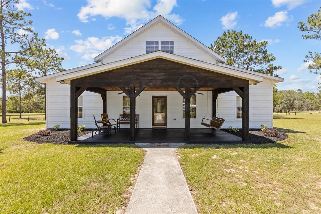 Recently Sold: $769,000 (3 beds, 2 baths, 2472 Square Feet)