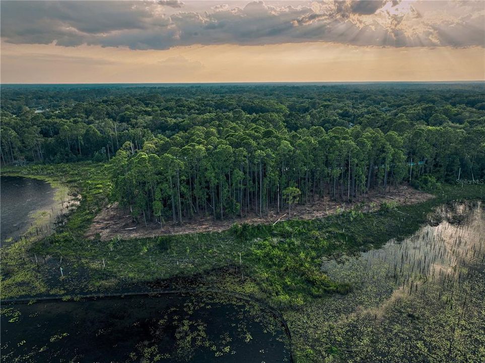 На продажу: $2,100,000 (4.97 acres)