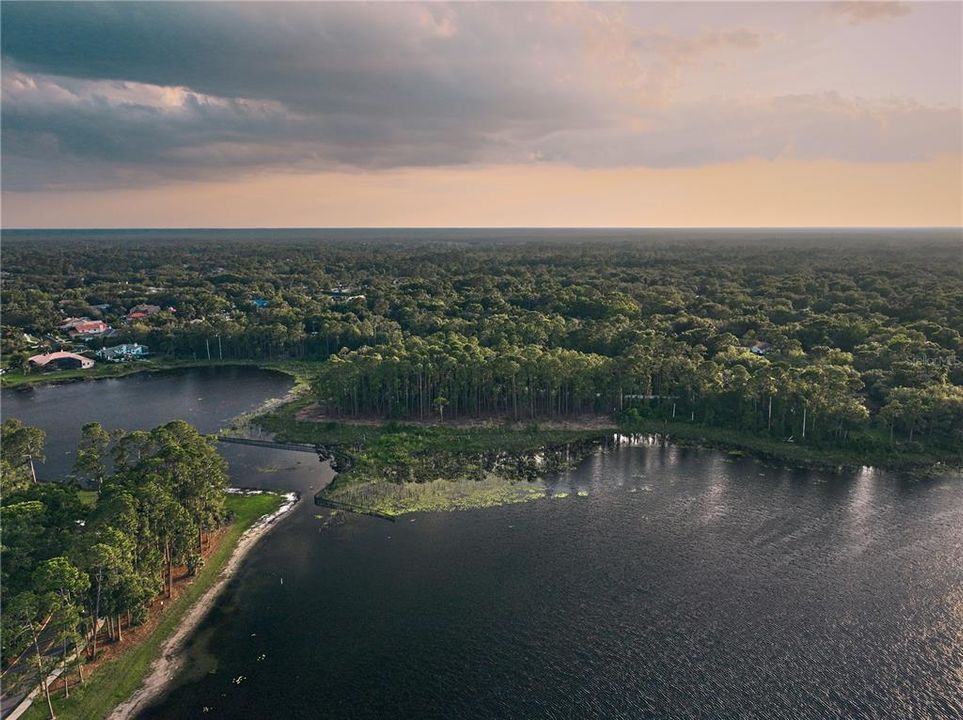 На продажу: $2,100,000 (4.97 acres)