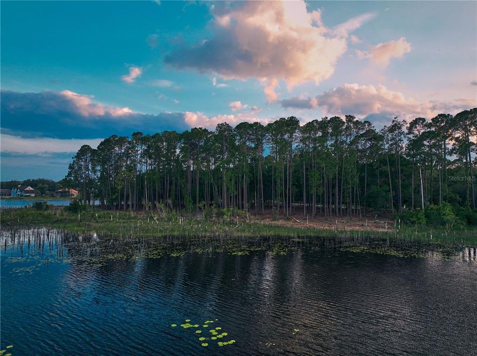 На продажу: $2,100,000 (4.97 acres)