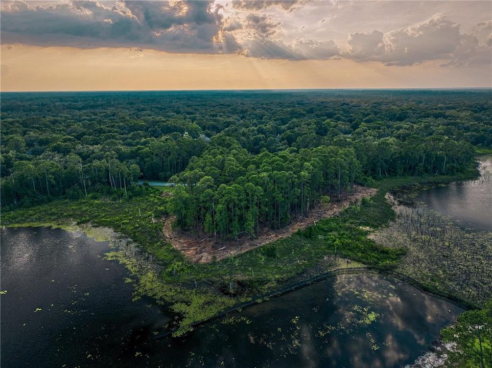 На продажу: $2,100,000 (4.97 acres)