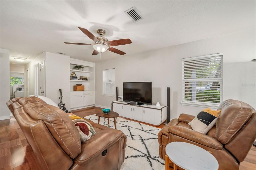 Recently Sold: $549,000 (3 beds, 2 baths, 1634 Square Feet)