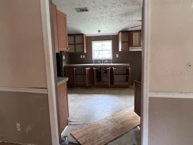Recently Sold: $75,000 (3 beds, 2 baths, 1404 Square Feet)