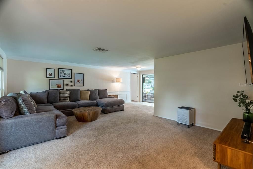 Recently Sold: $319,900 (2 beds, 2 baths, 1519 Square Feet)