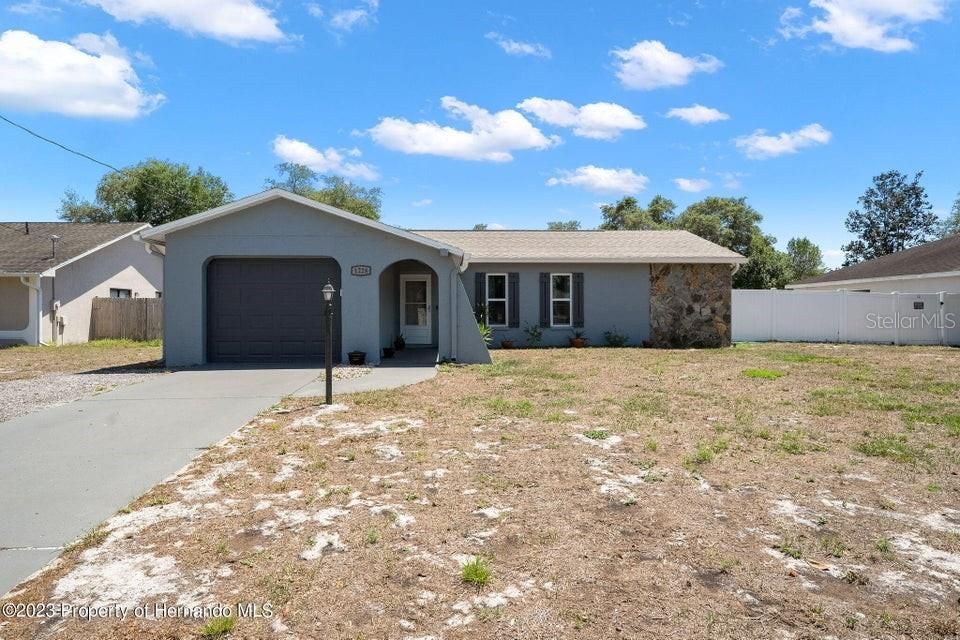 Recently Sold: $275,000 (2 beds, 2 baths, 1274 Square Feet)