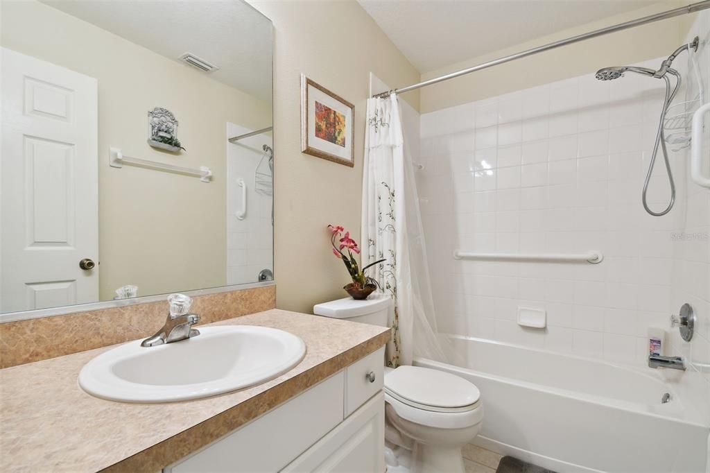 最近售出: $265,000 (2 贝兹, 2 浴室, 1272 平方英尺)