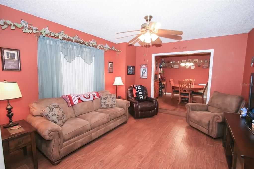 Recently Sold: $365,000 (3 beds, 2 baths, 1680 Square Feet)