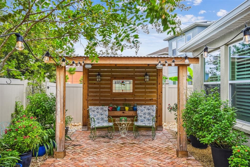 Recently Sold: $649,000 (3 beds, 2 baths, 2402 Square Feet)