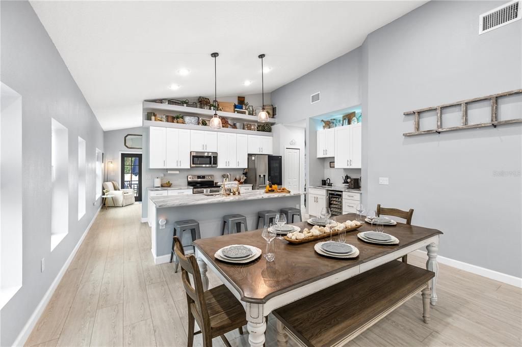 Recently Sold: $425,000 (3 beds, 2 baths, 1889 Square Feet)
