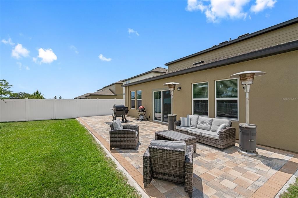 Recently Sold: $410,000 (4 beds, 2 baths, 2717 Square Feet)