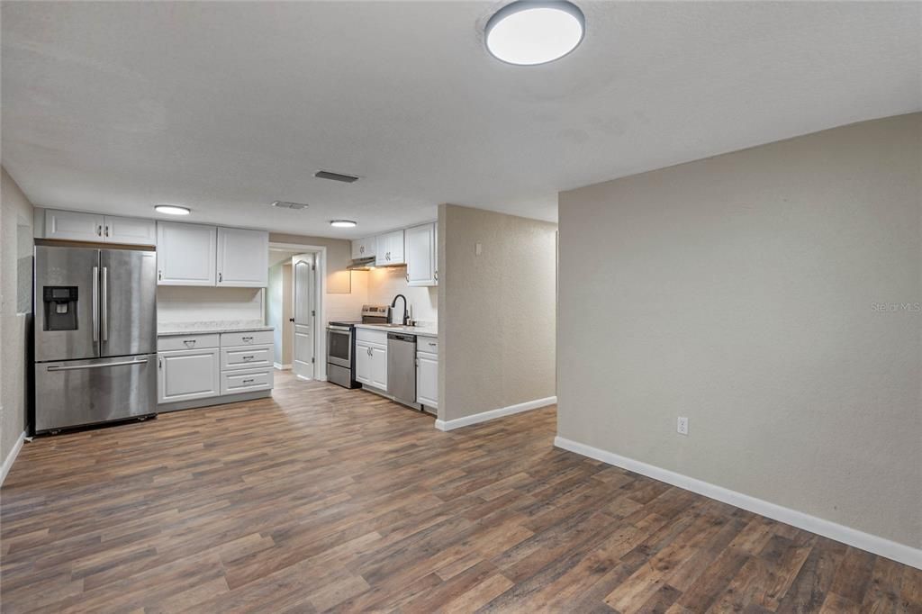 Recently Sold: $250,000 (4 beds, 1 baths, 1561 Square Feet)