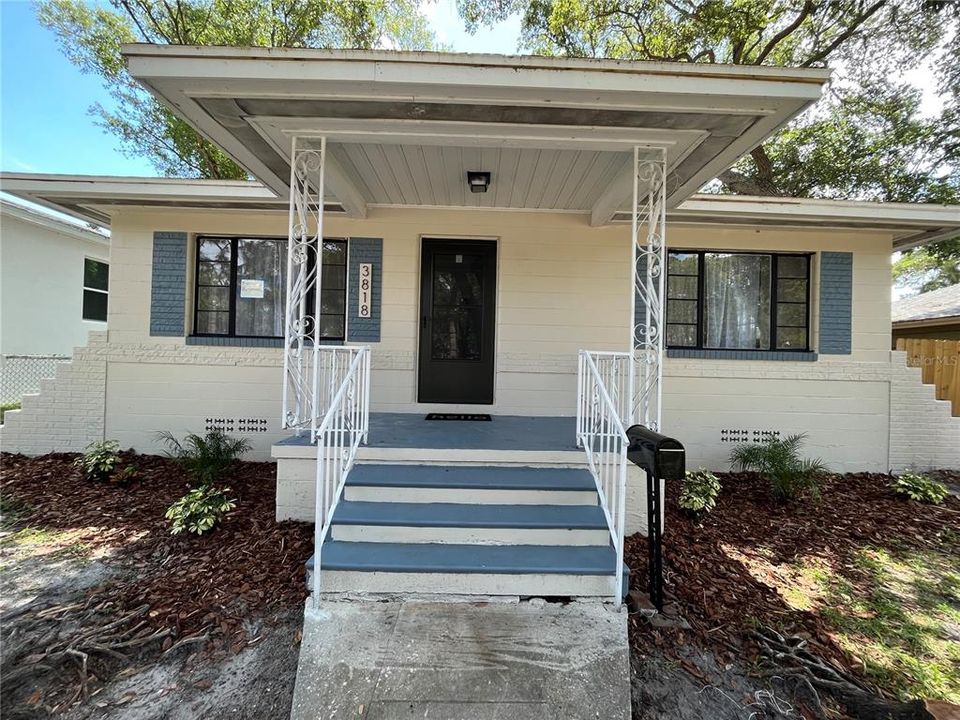 Recently Sold: $319,000 (2 beds, 1 baths, 1040 Square Feet)
