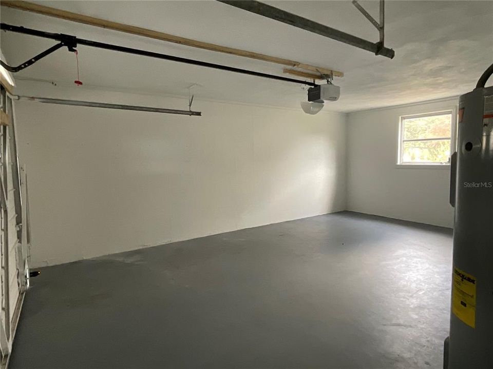 Active With Contract: $199,000 (2 beds, 1 baths, 1382 Square Feet)