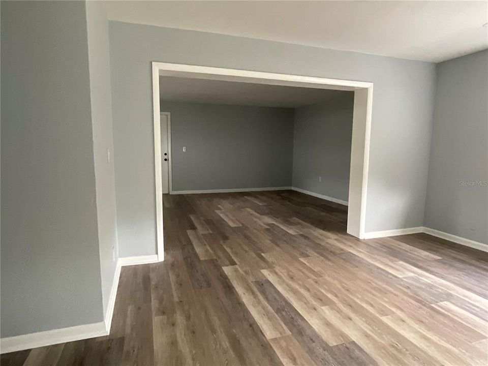 Active With Contract: $199,000 (2 beds, 1 baths, 1382 Square Feet)