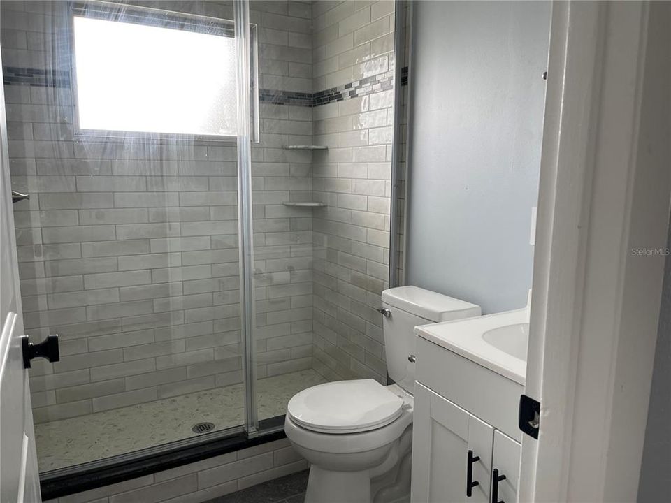 Active With Contract: $199,000 (2 beds, 1 baths, 1382 Square Feet)