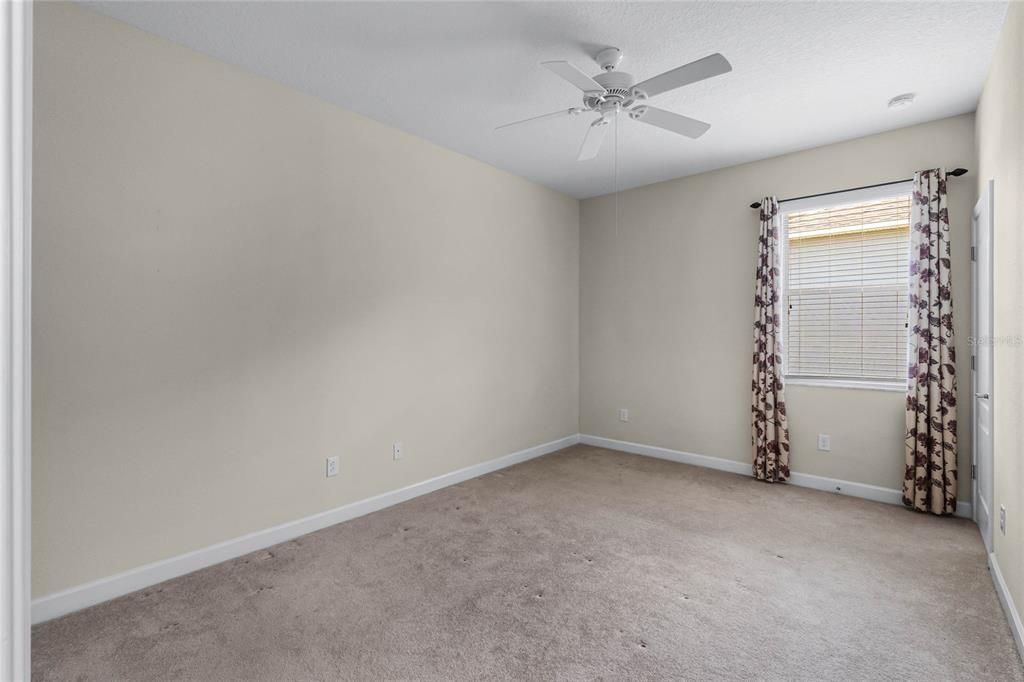 2ND MASTER SUITE/BEDROOM #2: Large Reach-In Closet, Carpet Flooring
