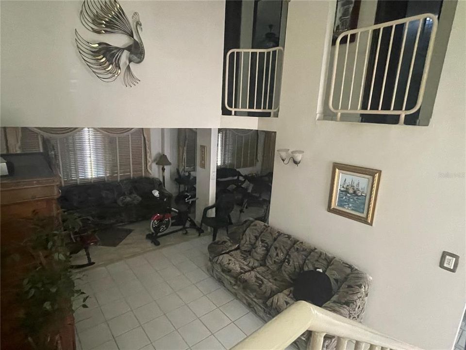 Vendido Recientemente: $318,900 (4 camas, 2 baños, 2200 Pies cuadrados)