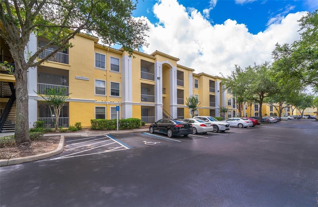 Recently Sold: $189,000 (1 beds, 1 baths, 746 Square Feet)
