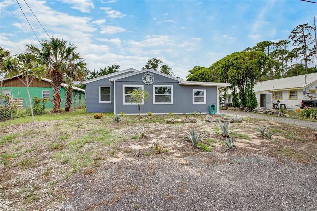 Recently Sold: $379,000 (3 beds, 2 baths, 1864 Square Feet)