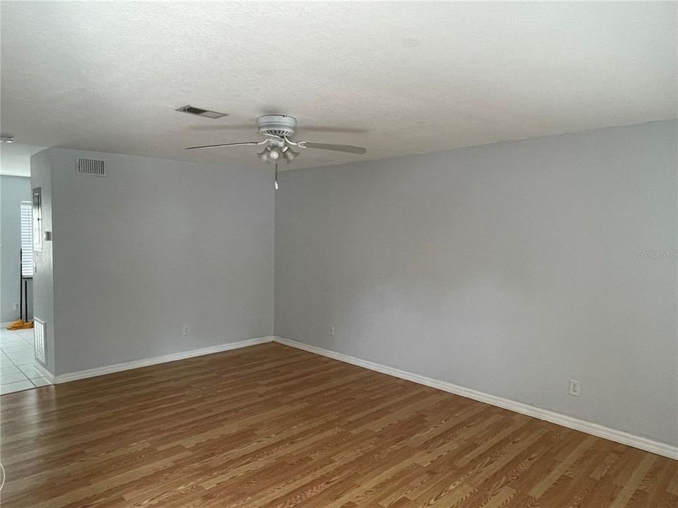 Recently Rented: $1,500 (2 beds, 1 baths, 958 Square Feet)